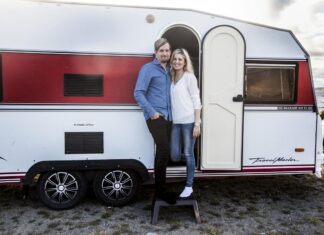 Han har renoveret en gammel campingvogn fra 1988, og resultatet er fantastisk